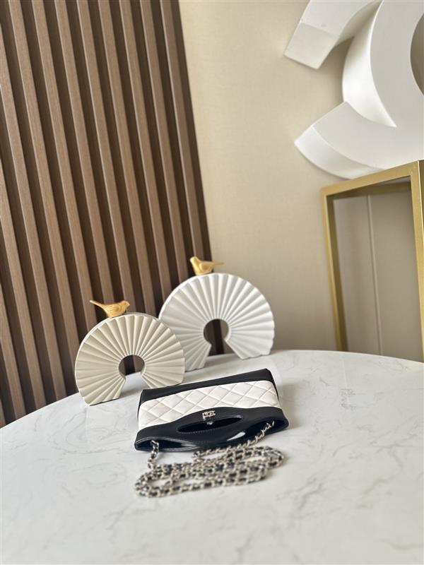 2026131221458841 570